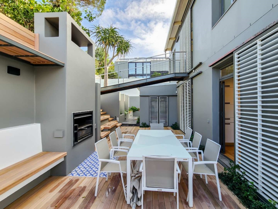 To Let 4 Bedroom Property for Rent in Tamboerskloof Western Cape